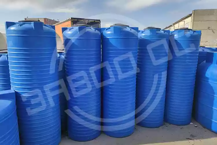 Пластиковая емкость для воды 1000